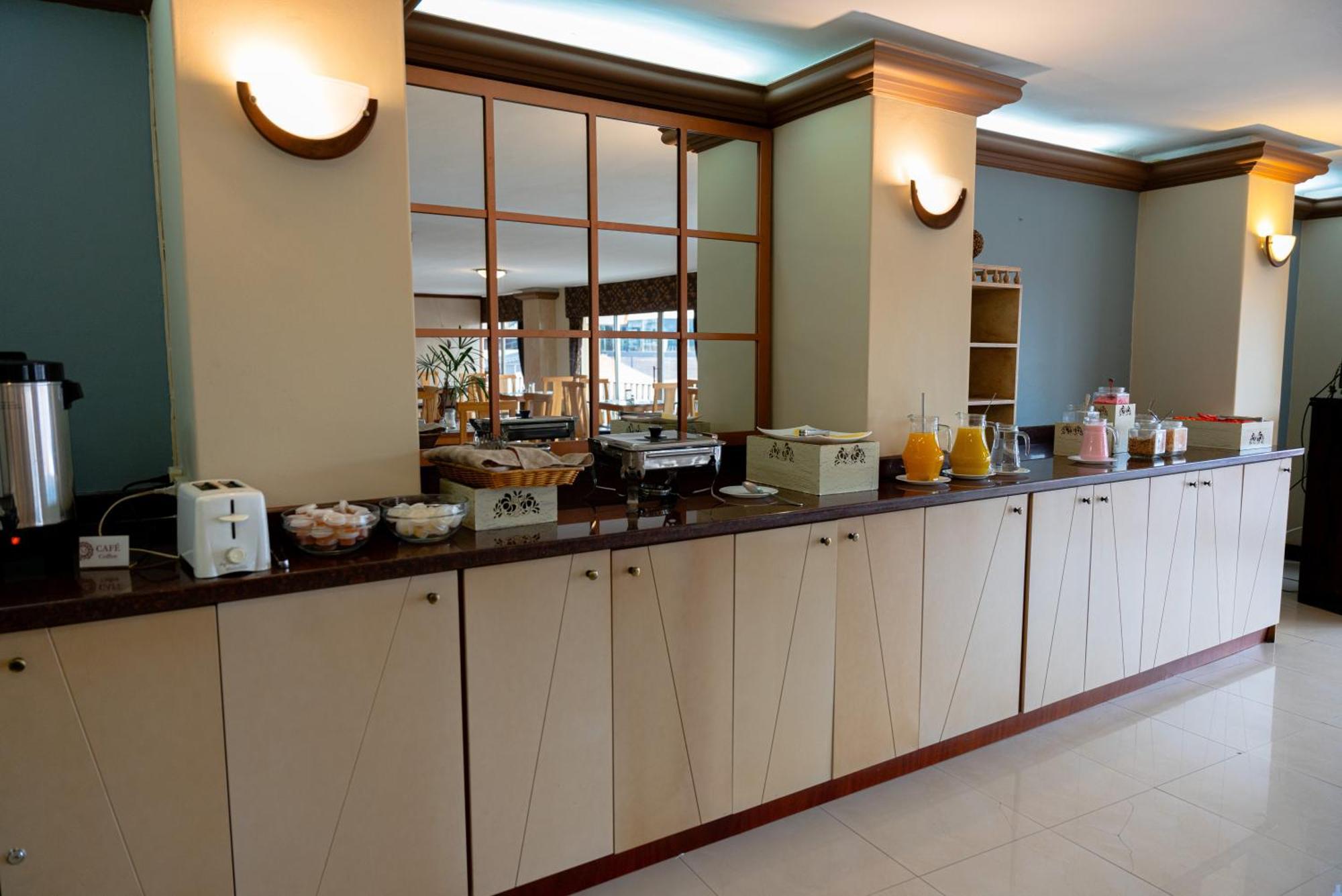Hotel Santa Monica Cuenca Bagian luar foto