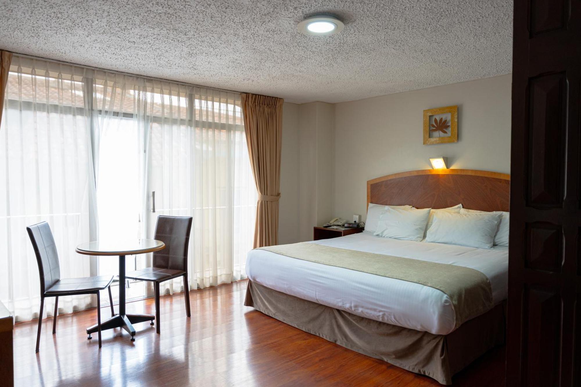 Hotel Santa Monica Cuenca Bagian luar foto