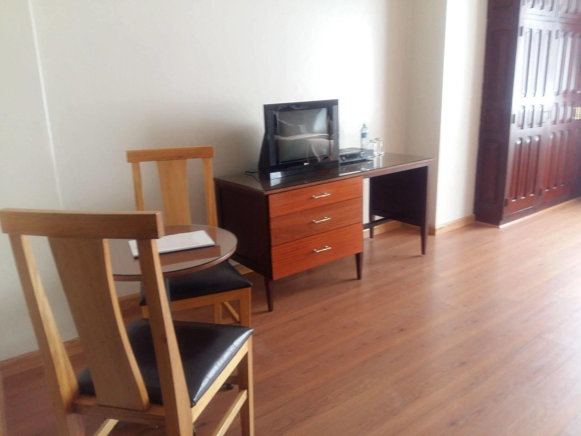 Hotel Santa Monica Cuenca Bagian luar foto