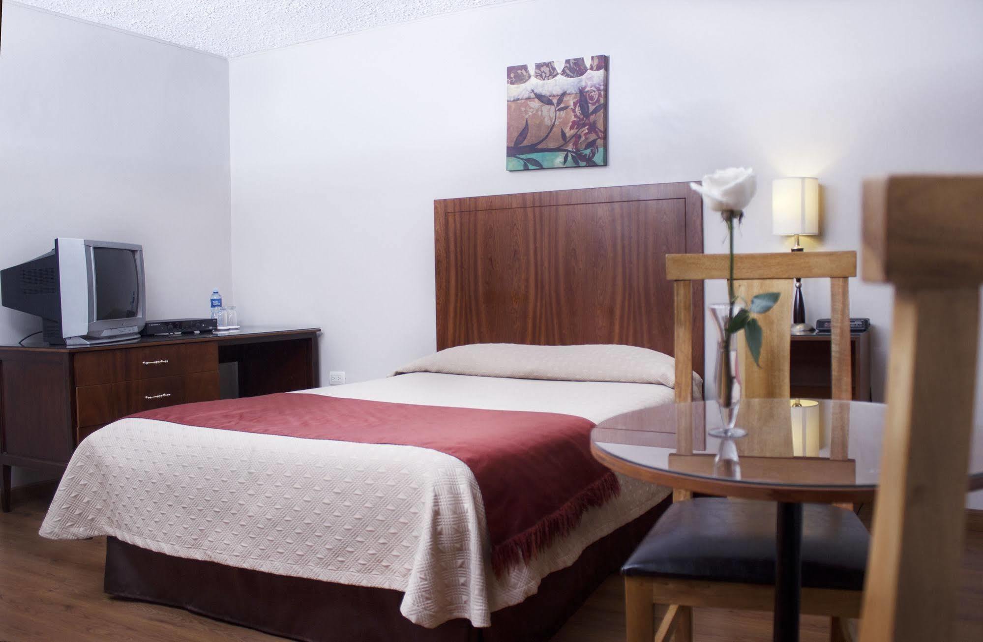 Hotel Santa Monica Cuenca Bagian luar foto